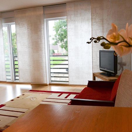 Kuressaare Tallinn Street Apartments Экстерьер фото